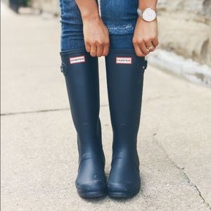 Tall navy hunter rain boots